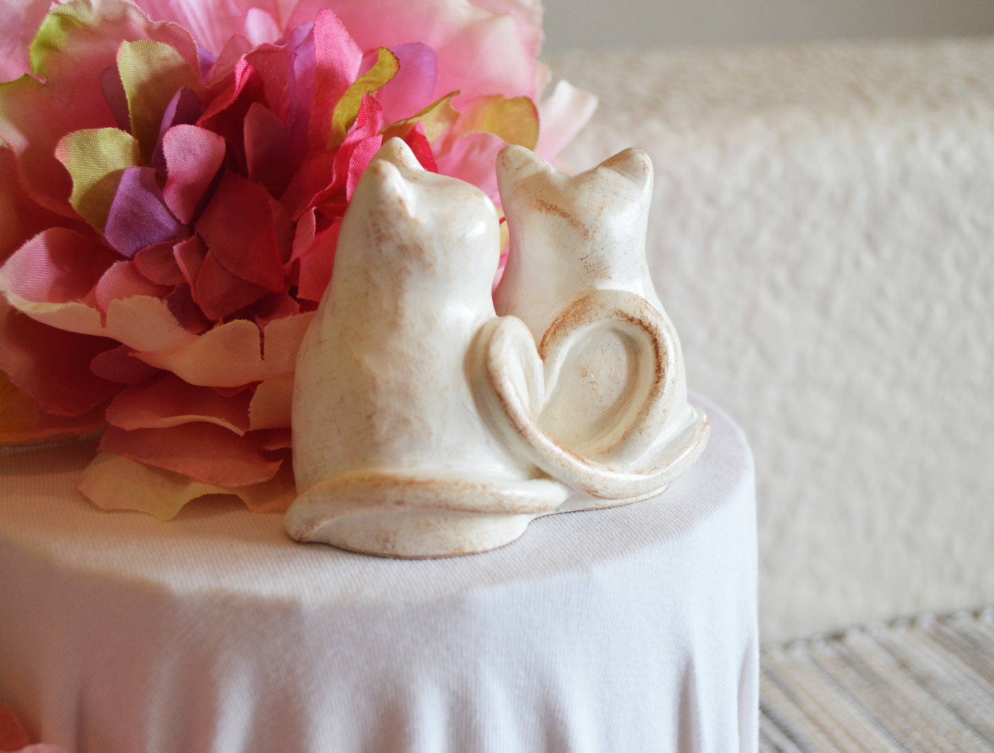 Cats wedding cake topper sweetheart gift / kitties in love w/ optional custom initials, with heart shaped tails